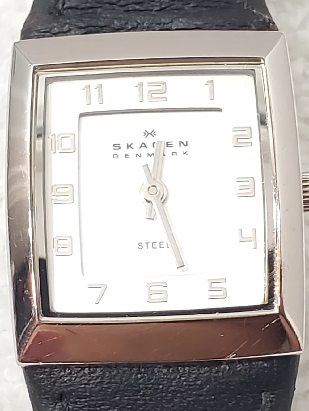 Vintage Skagen Denmark Women's Quartz Watch Black Leather Strap Silver Dial